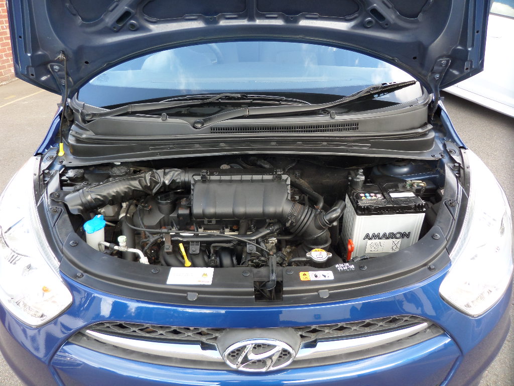 Hyundai i10 Active AUTOMATIC 34 Hyundai i10 Active AUTOMATIC - Image 15