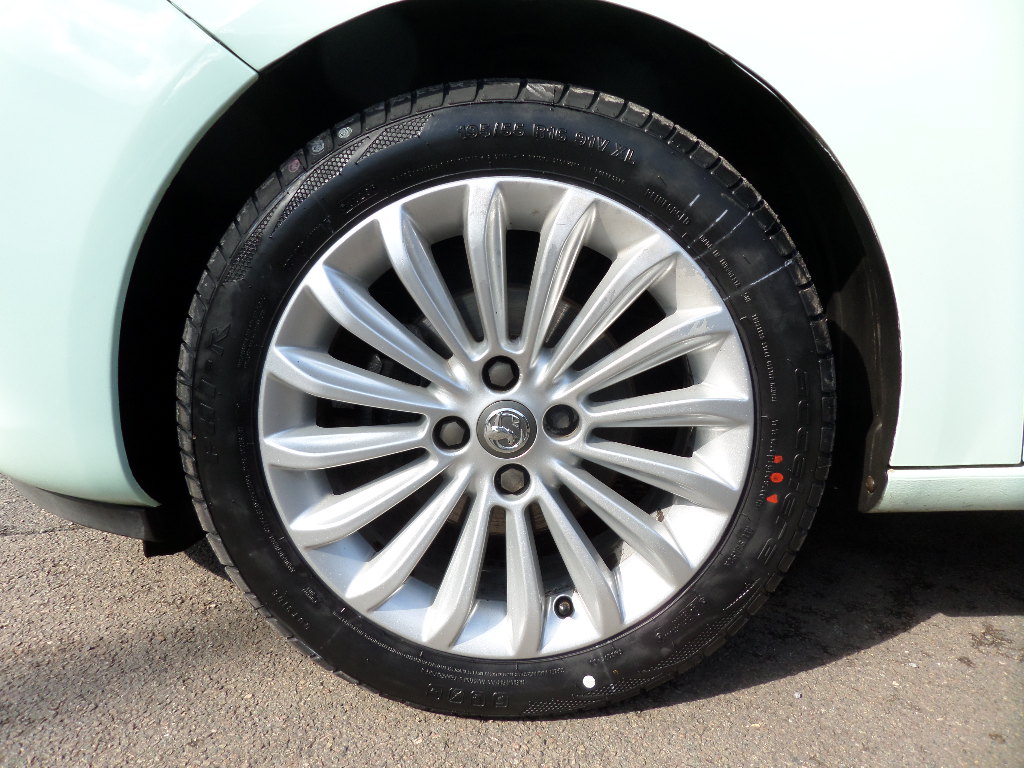 Vauxhall Adam Glam AUTOMATIC 38 Vauxhall Adam Glam AUTOMATIC - Image 18