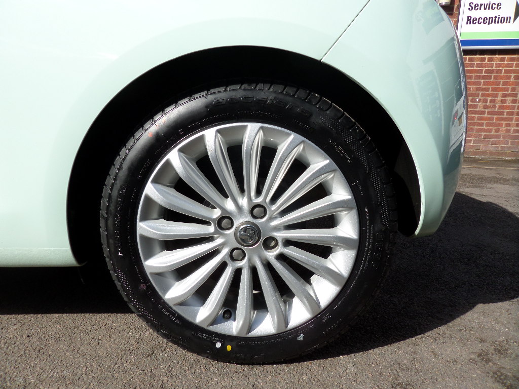 Vauxhall Adam Glam AUTOMATIC 35 Vauxhall Adam Glam AUTOMATIC - Image 15