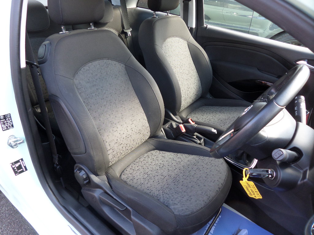 Vauxhall Adam Glam AUTOMATIC 28 Vauxhall Adam Glam AUTOMATIC - Image 8