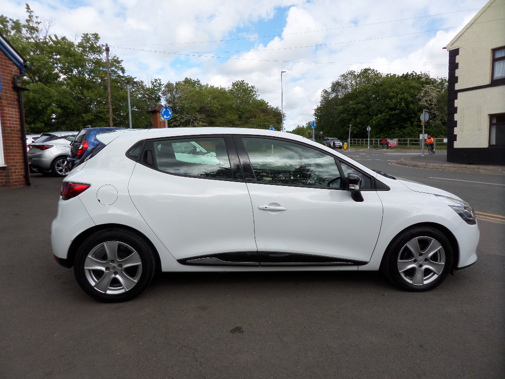 Renault Clio Dynamique ECO NAV DCI 21 Renault Clio Dynamique ECO NAV DCI - Image 2
