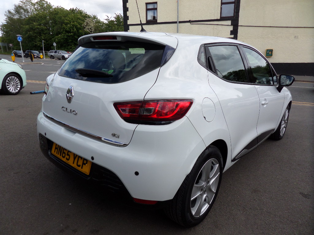 Renault Clio Dynamique ECO NAV DCI 22 Renault Clio Dynamique ECO NAV DCI - Image 3