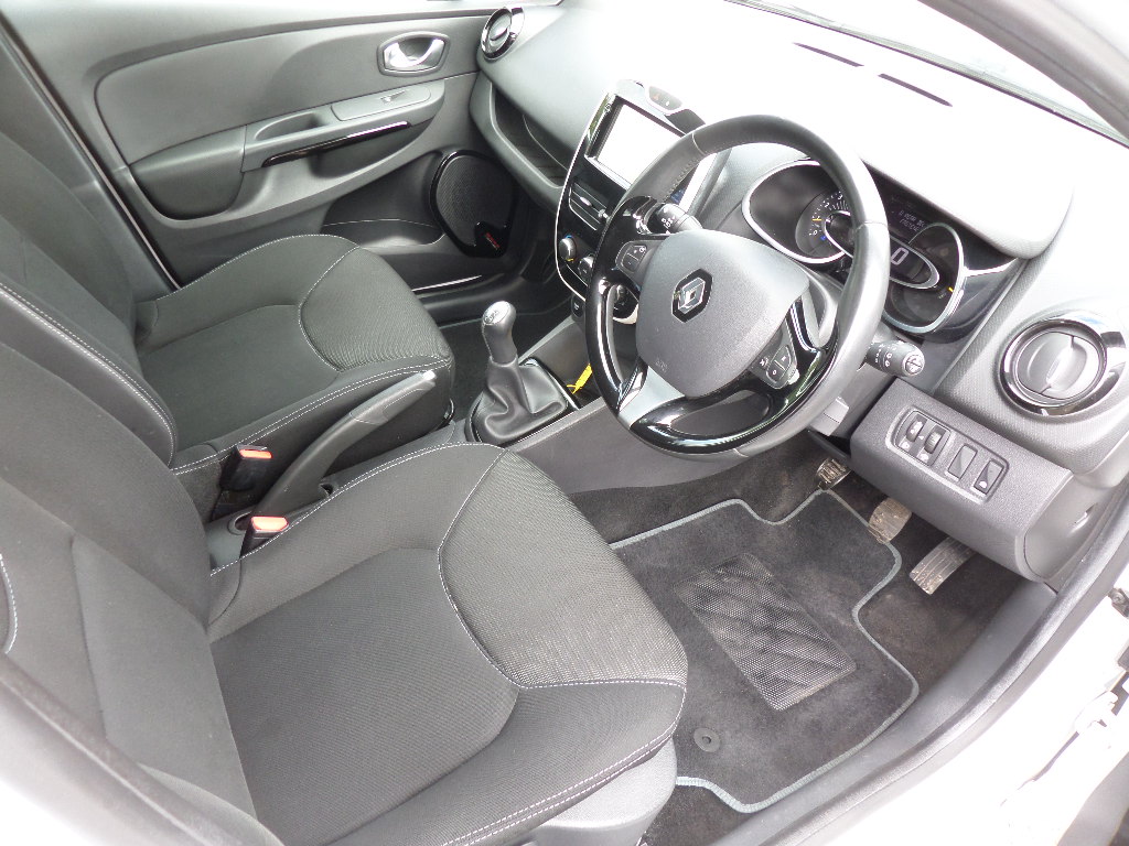 Renault Clio Dynamique ECO NAV DCI 27 Renault Clio Dynamique ECO NAV DCI - Image 8