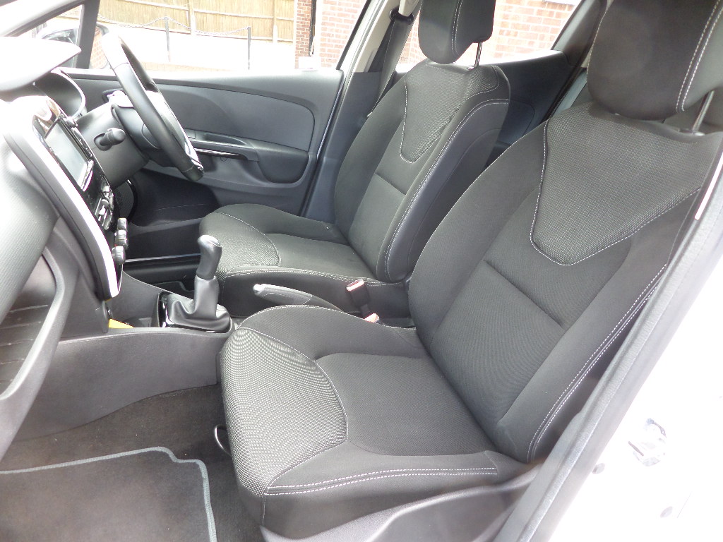 Renault Clio Dynamique ECO NAV DCI 29 Renault Clio Dynamique ECO NAV DCI - Image 10