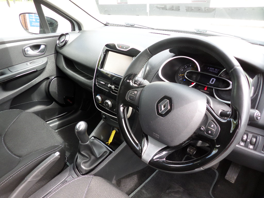 Renault Clio Dynamique ECO NAV DCI 31 Renault Clio Dynamique ECO NAV DCI - Image 12